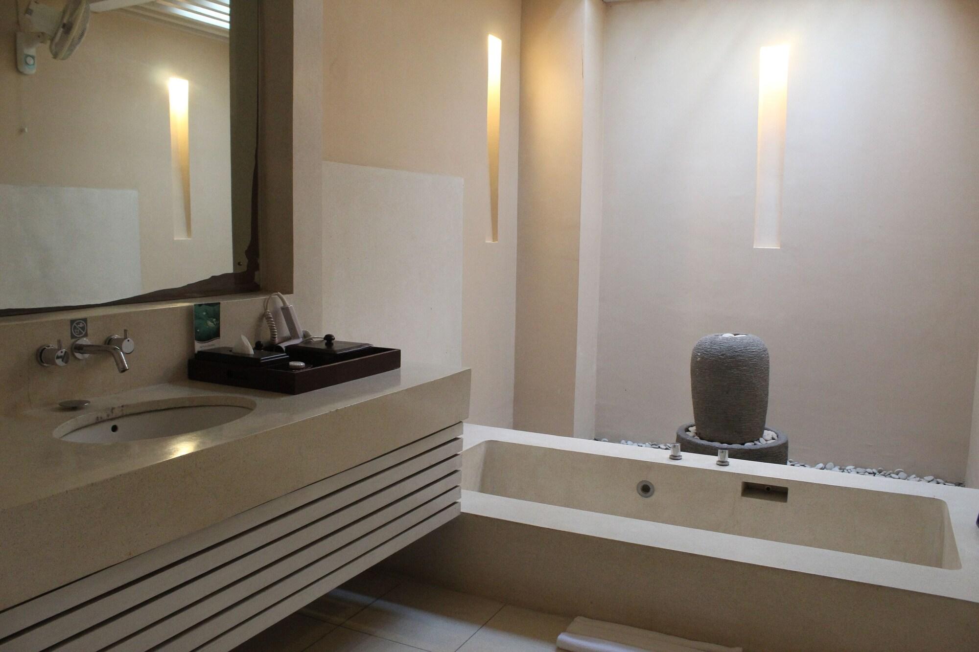 Kamuela Villas Seminyak Екстериор снимка