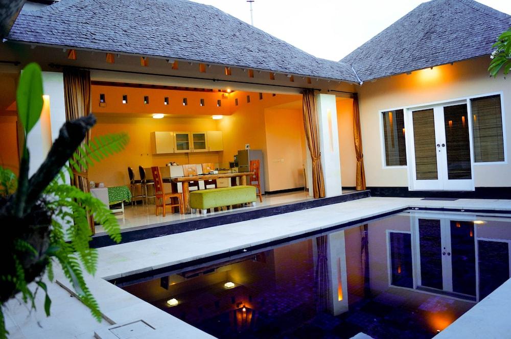 Kamuela Villas Seminyak Екстериор снимка