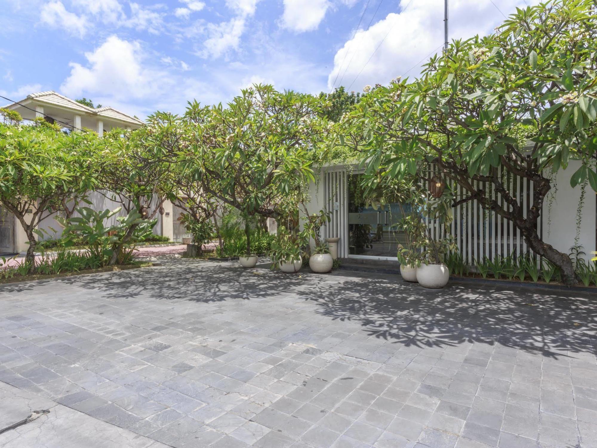 Kamuela Villas Seminyak Екстериор снимка