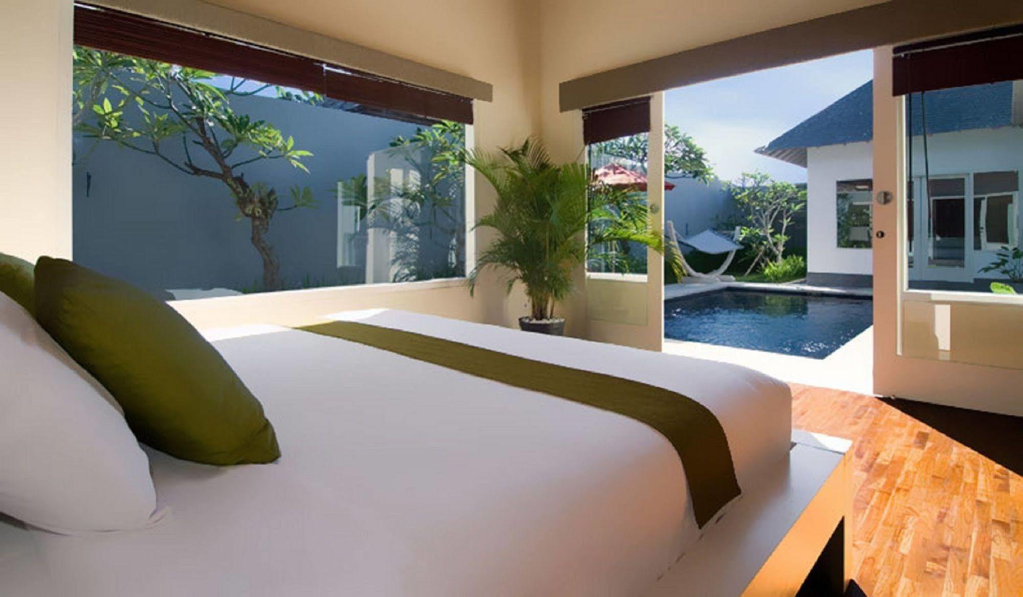 Kamuela Villas Seminyak Екстериор снимка
