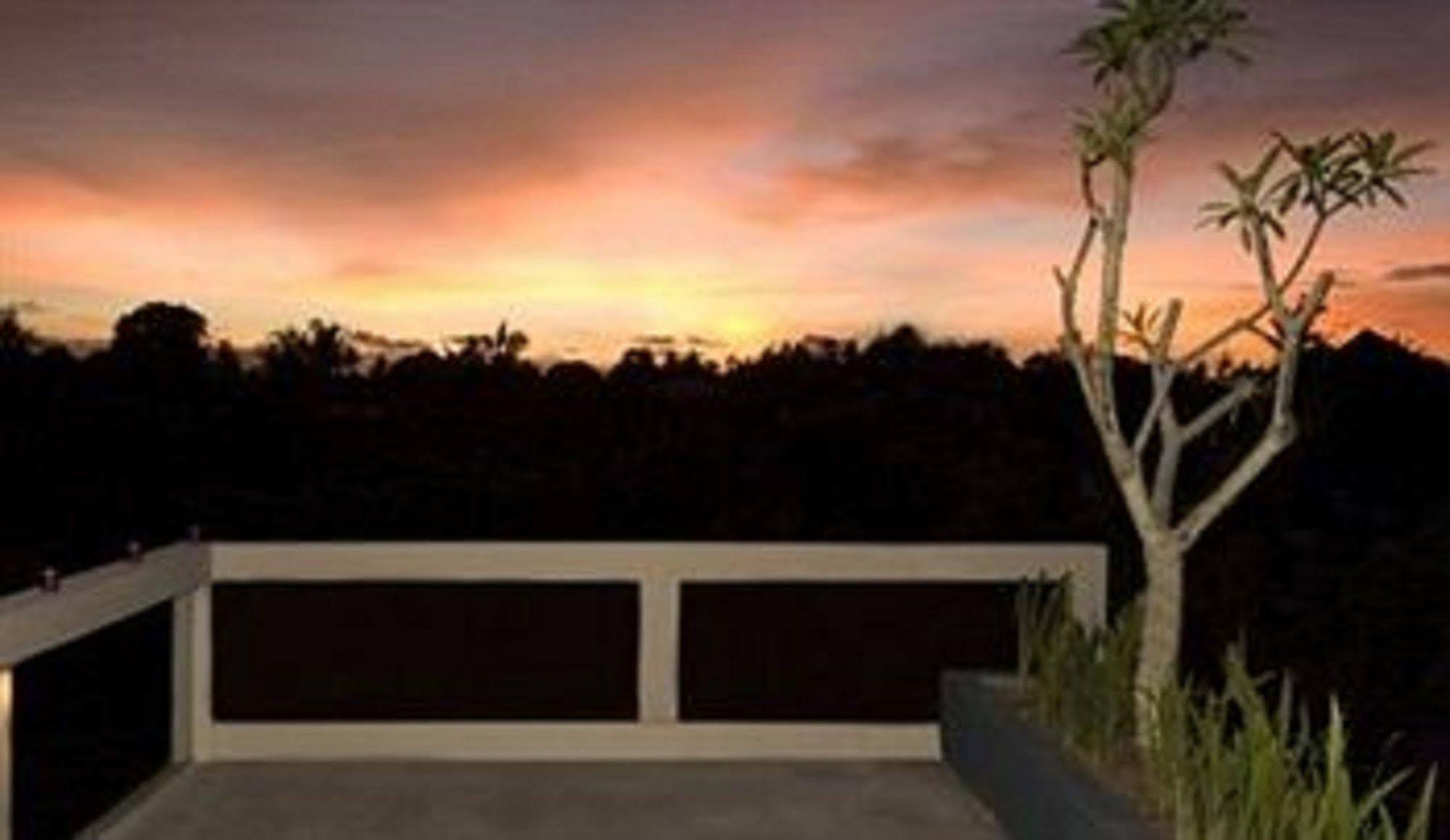 Kamuela Villas Seminyak Екстериор снимка