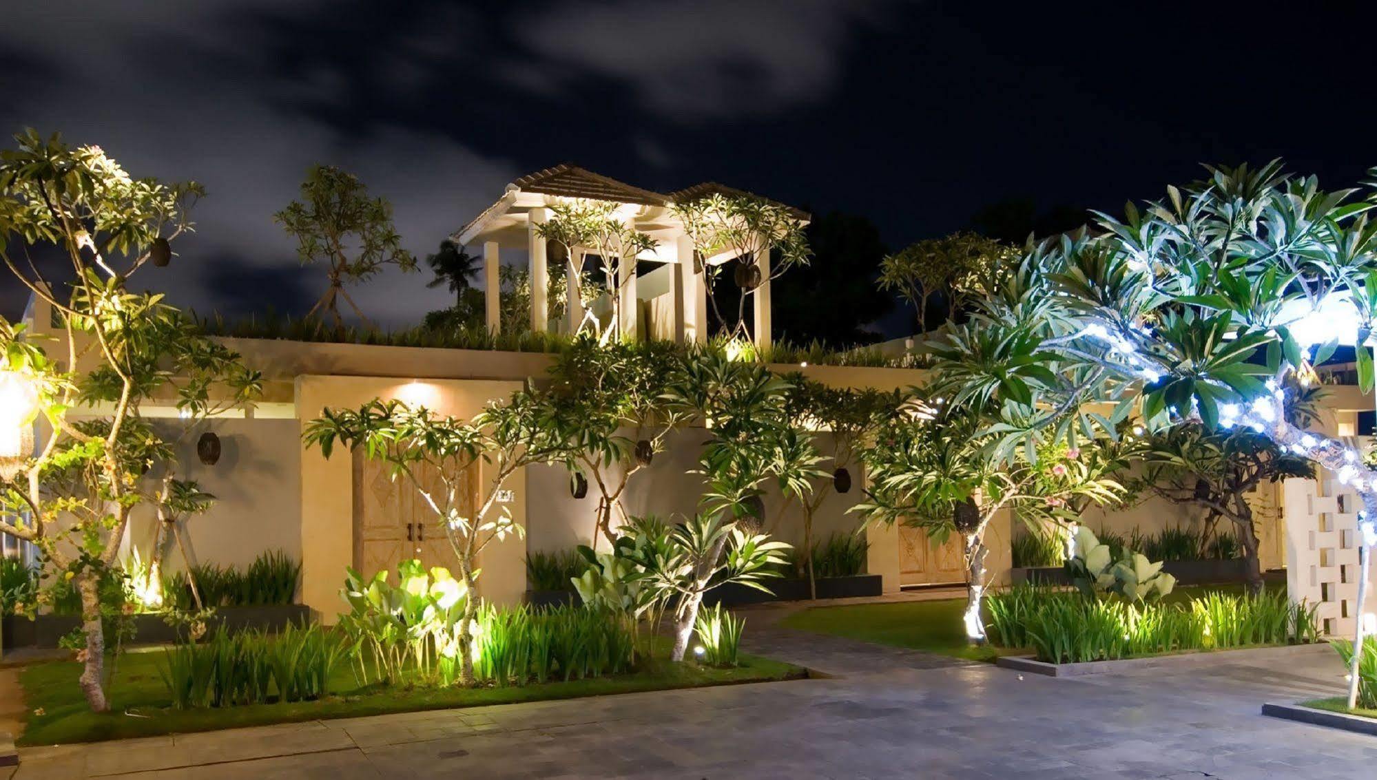 Kamuela Villas Seminyak Екстериор снимка